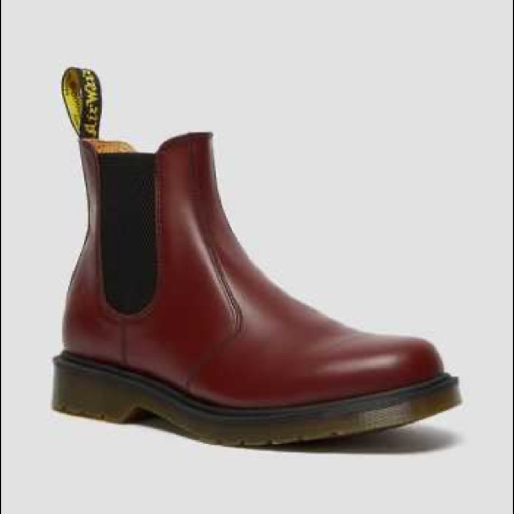 Dr Martens Oxblood Chelsea Boot US 7(men), 9(women)